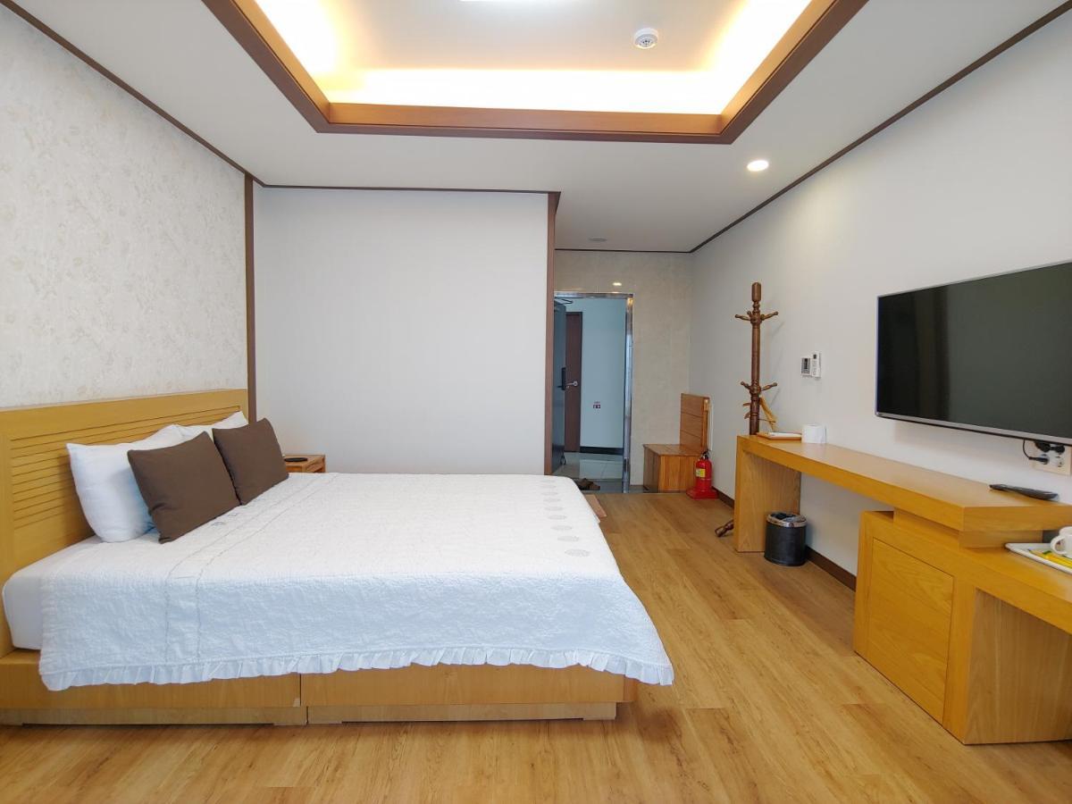 Fellisia Hotel Seogwipo Esterno foto