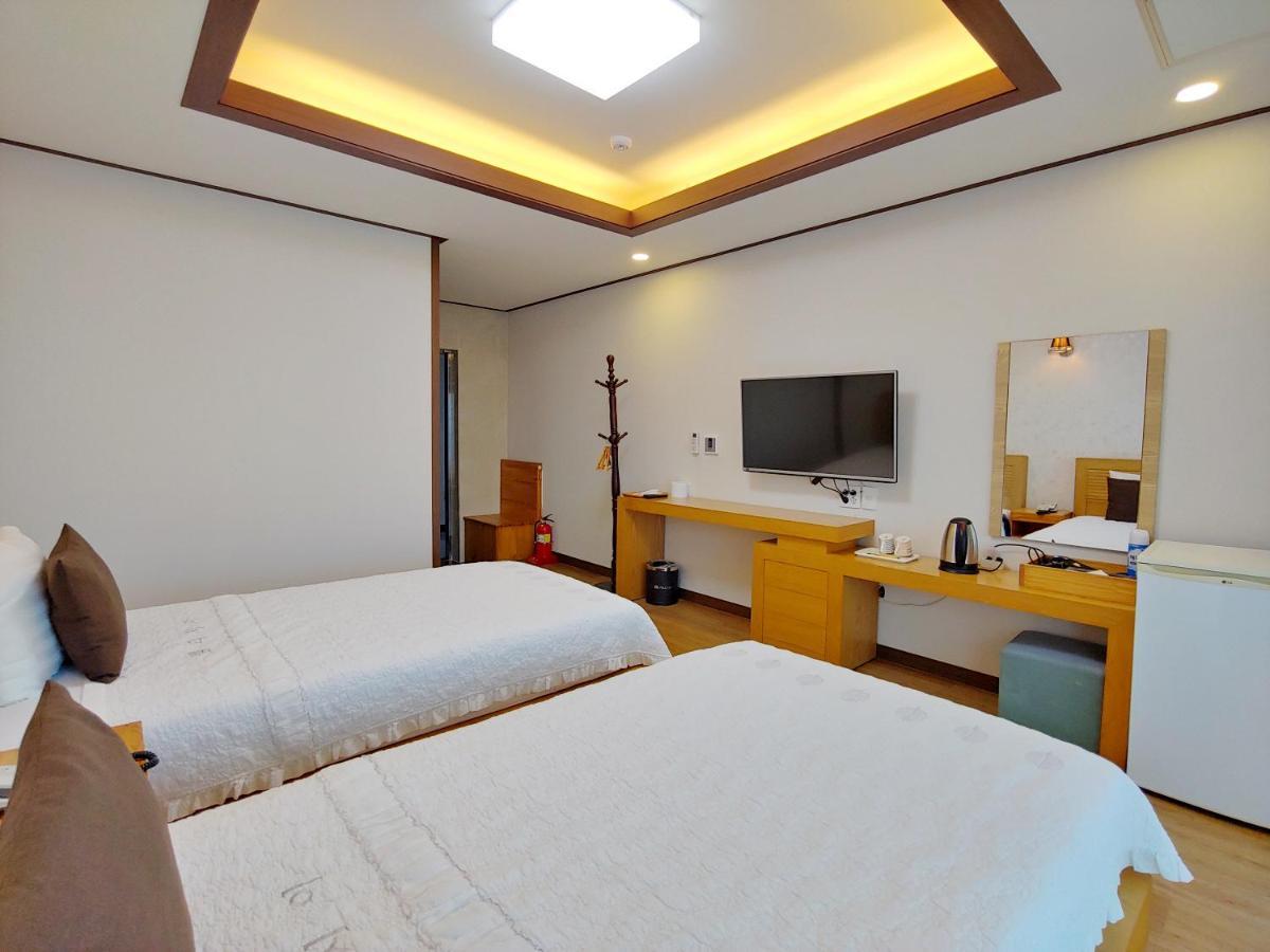 Fellisia Hotel Seogwipo Esterno foto