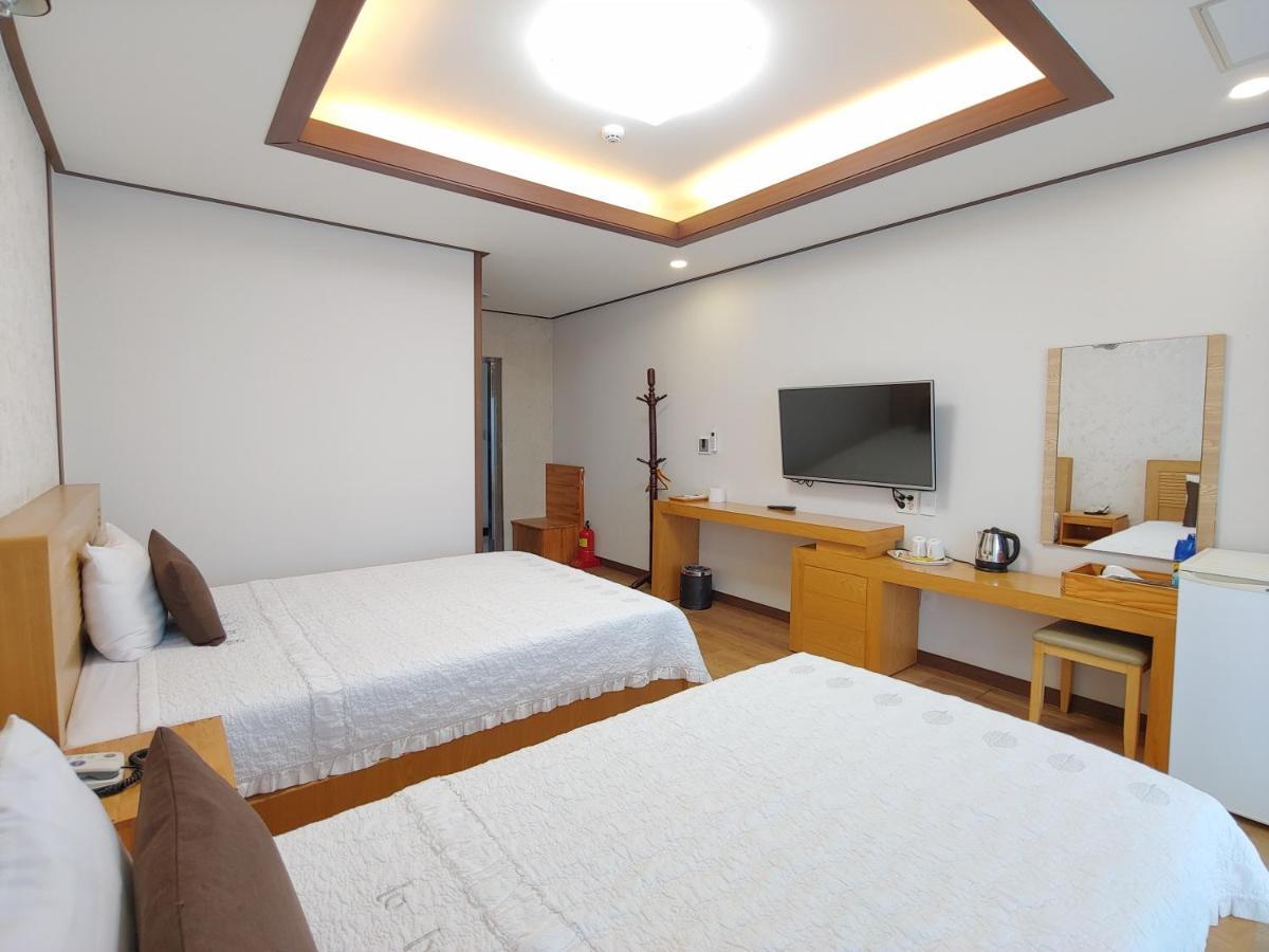 Fellisia Hotel Seogwipo Esterno foto