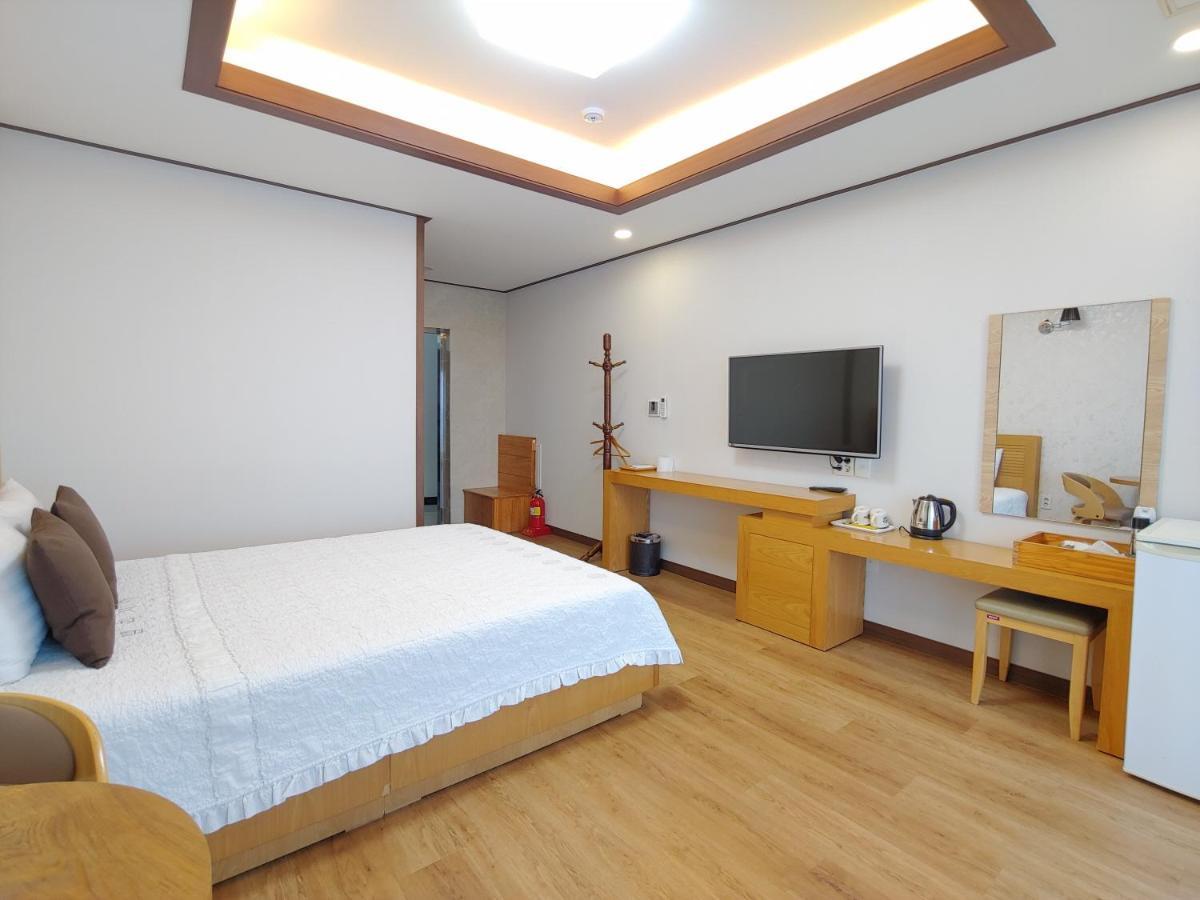 Fellisia Hotel Seogwipo Esterno foto
