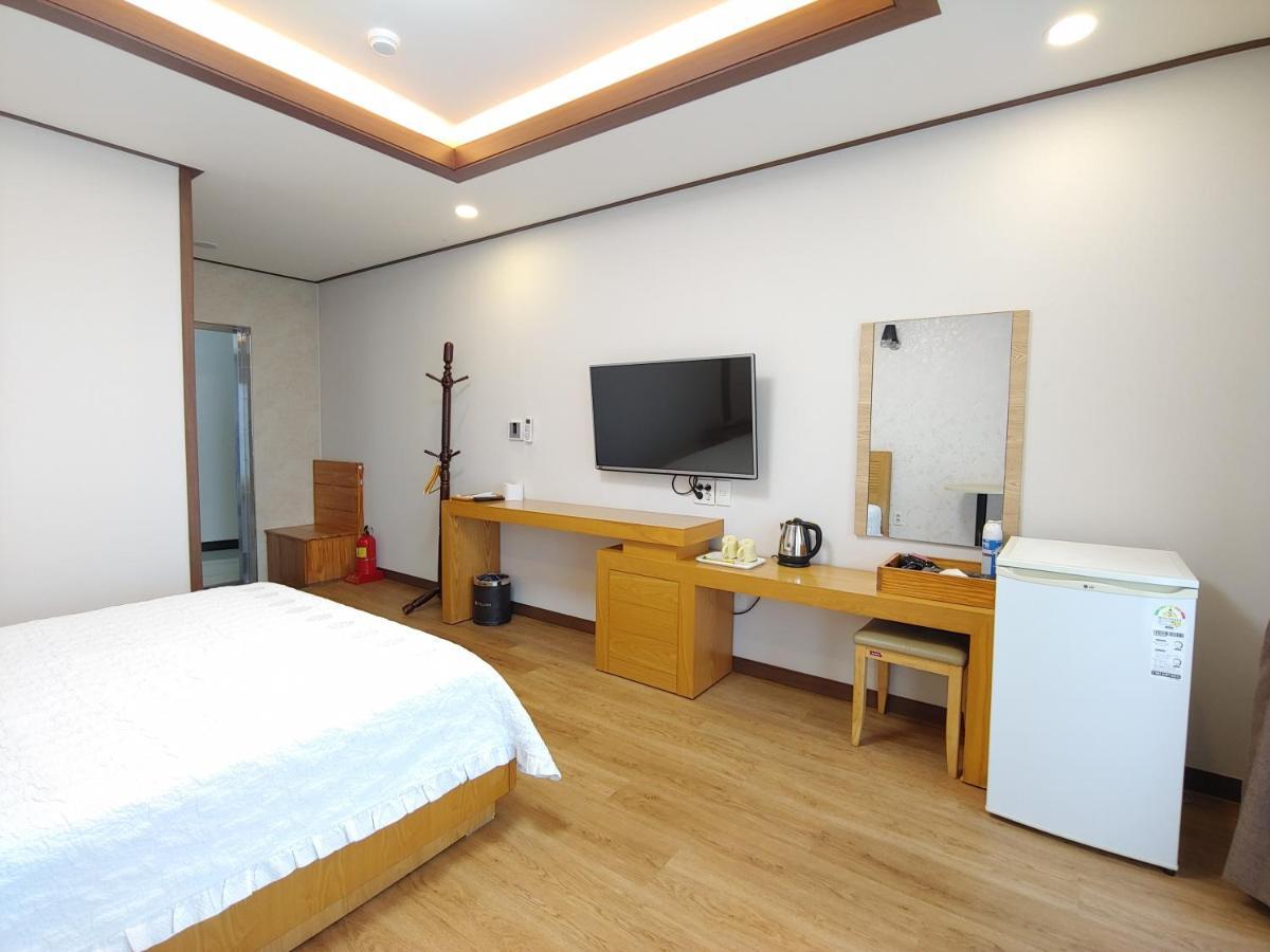 Fellisia Hotel Seogwipo Esterno foto
