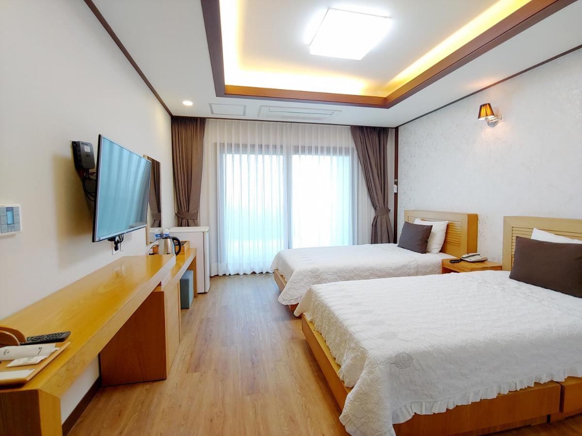Fellisia Hotel Seogwipo Esterno foto