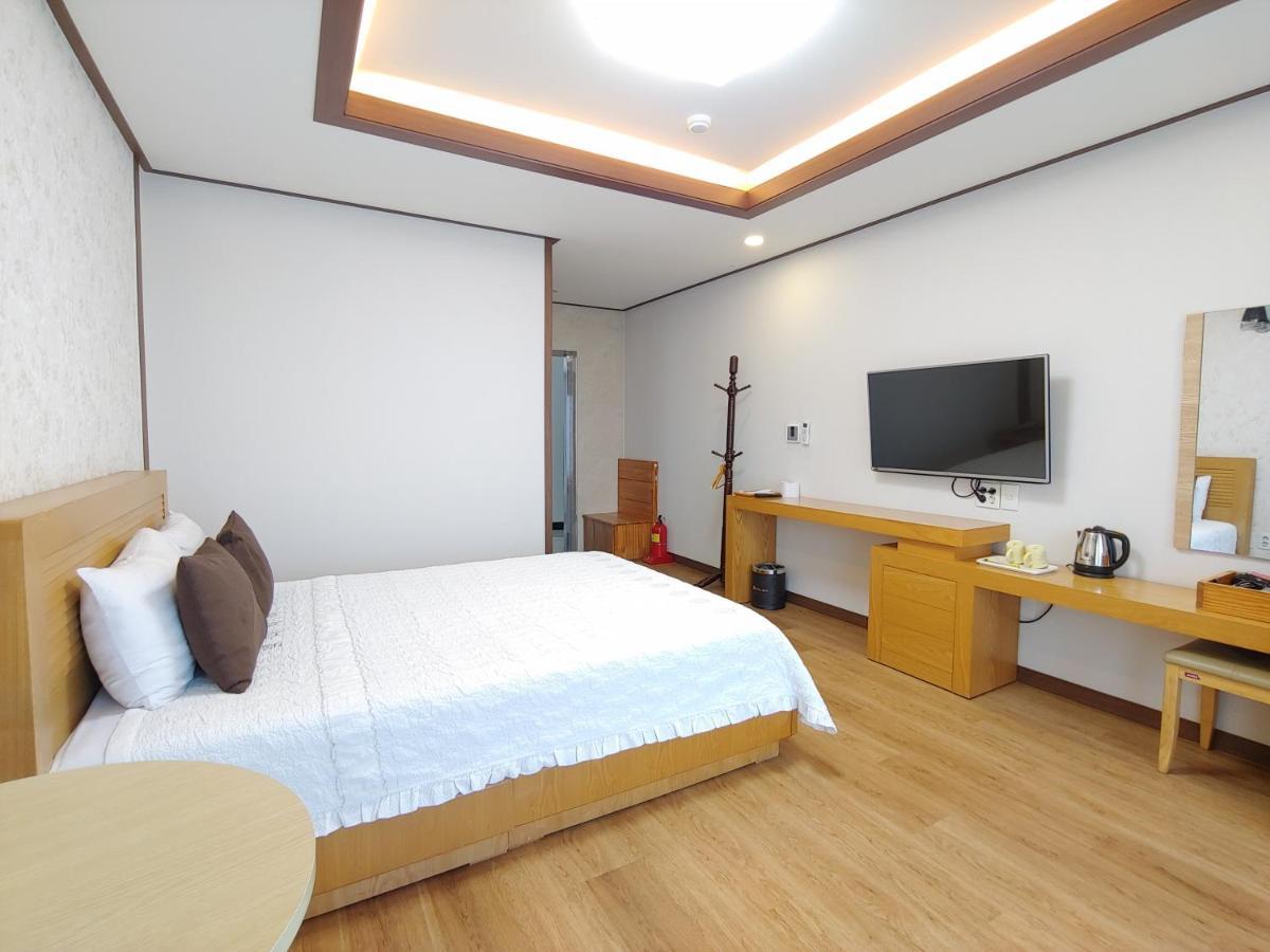 Fellisia Hotel Seogwipo Esterno foto
