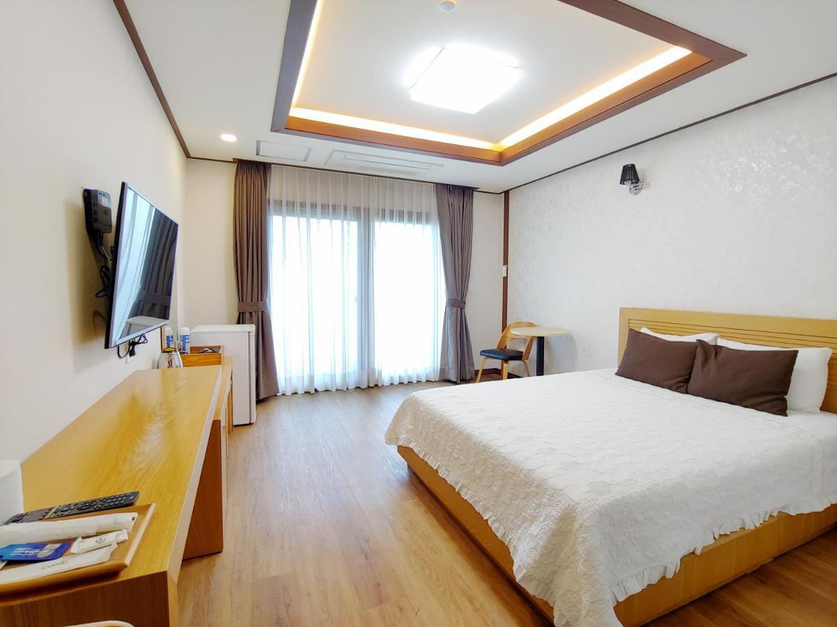 Fellisia Hotel Seogwipo Esterno foto