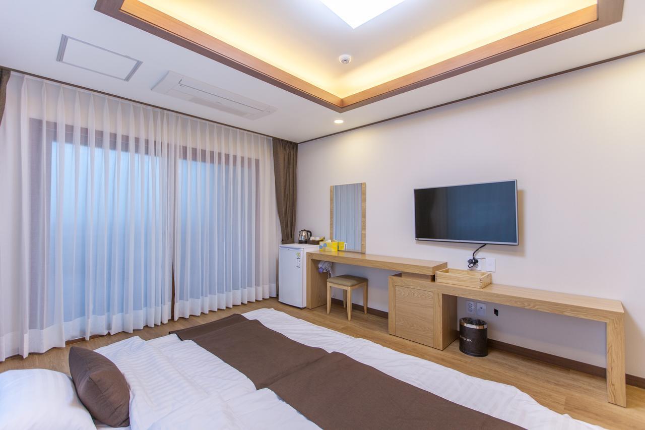 Fellisia Hotel Seogwipo Esterno foto