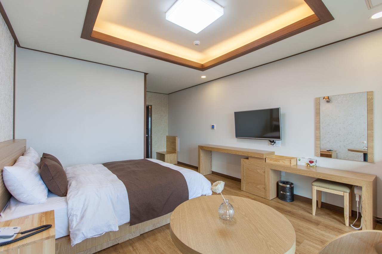 Fellisia Hotel Seogwipo Esterno foto