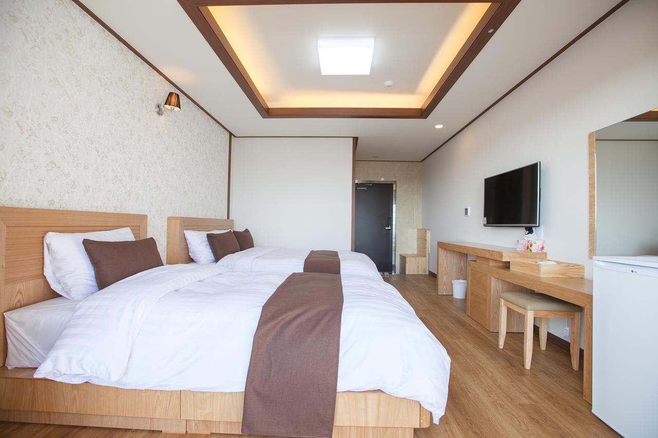 Fellisia Hotel Seogwipo Esterno foto