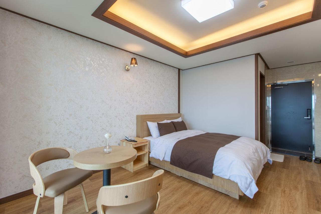 Fellisia Hotel Seogwipo Esterno foto